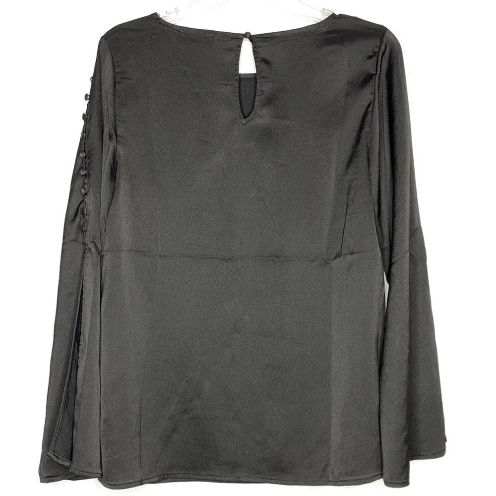 Carmen by Carmen Marc Valvo Black Satin Embellished Sleeve Top Size Small - Picture 7 of 9